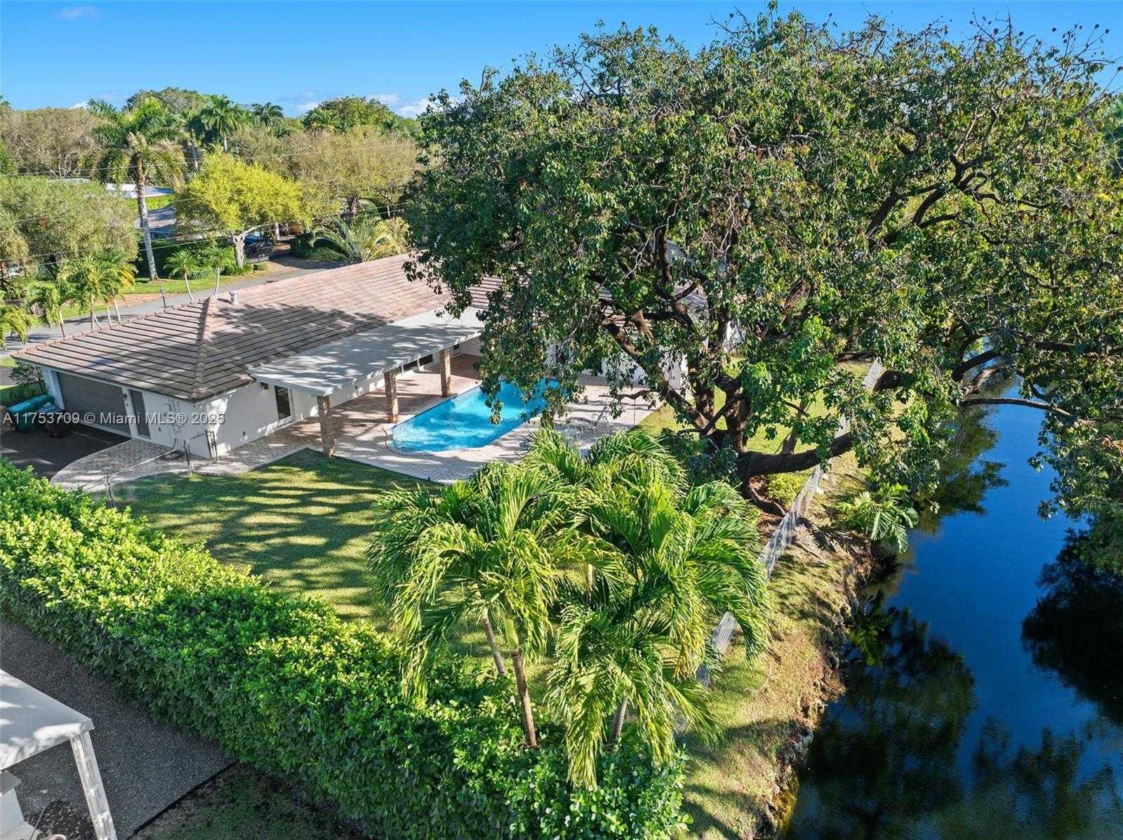 Small Image of 13060 SOUTH WEST 70TH AVE, Pinecrest Number 50