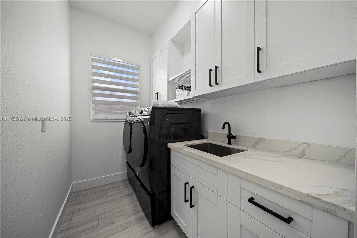 Small Image of 2144 BARBADO AVE, Fort Myers Number 10