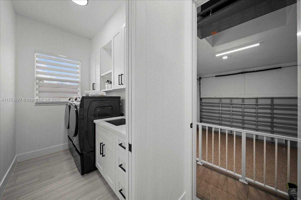 Small Image of 2144 BARBADO AVE, Fort Myers Number 11