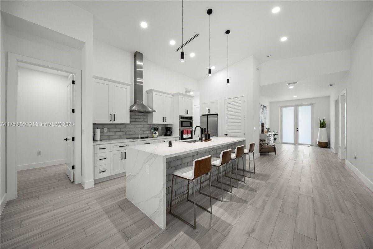 Small Image of 2144 BARBADO AVE, Fort Myers Number 12