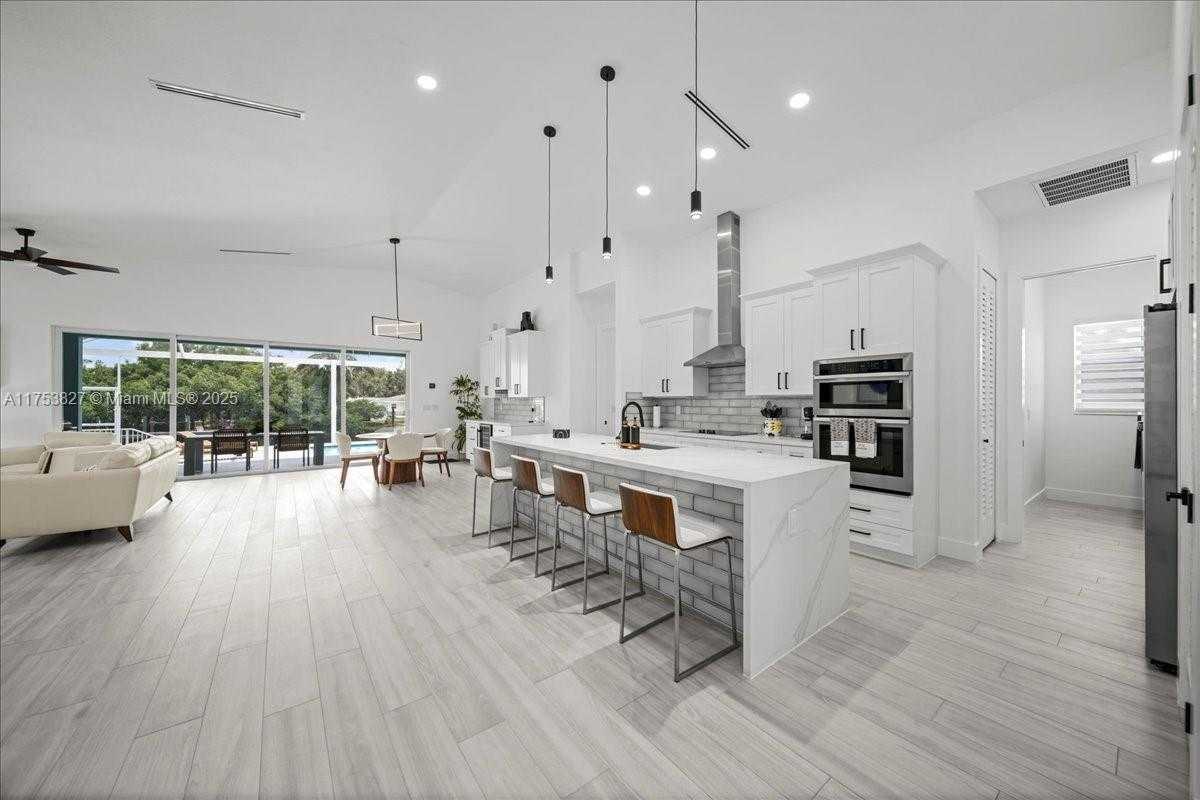 Small Image of 2144 BARBADO AVE, Fort Myers Number 15