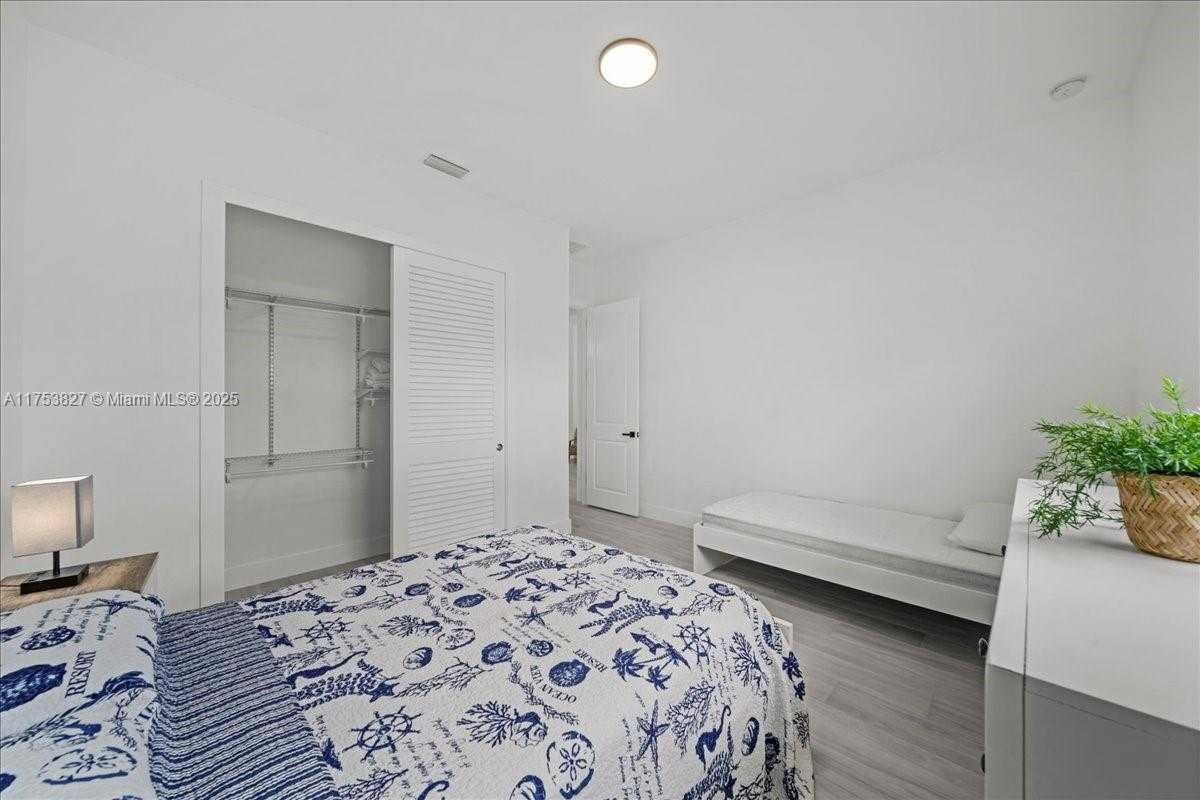 Small Image of 2144 BARBADO AVE, Fort Myers Number 17
