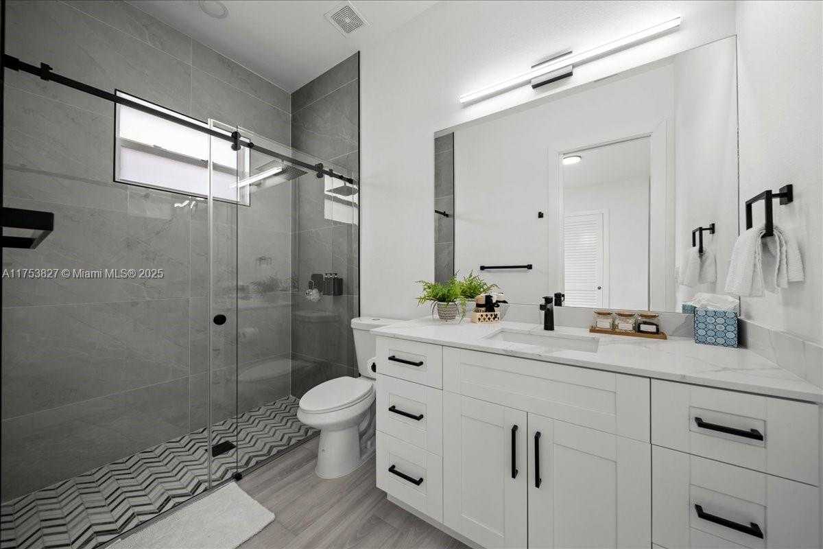 Small Image of 2144 BARBADO AVE, Fort Myers Number 36