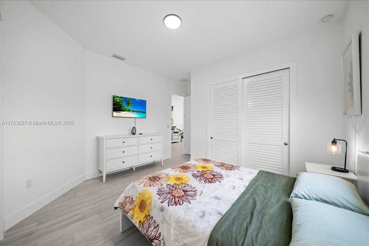 Small Image of 2144 BARBADO AVE, Fort Myers Number 37