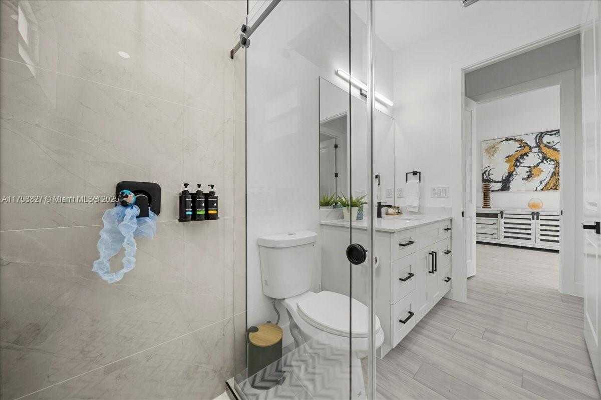 Small Image of 2144 BARBADO AVE, Fort Myers Number 39