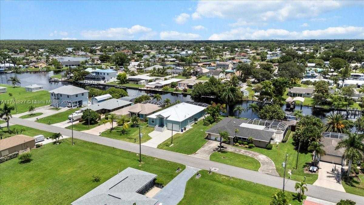 Small Image of 2144 BARBADO AVE, Fort Myers Number 43