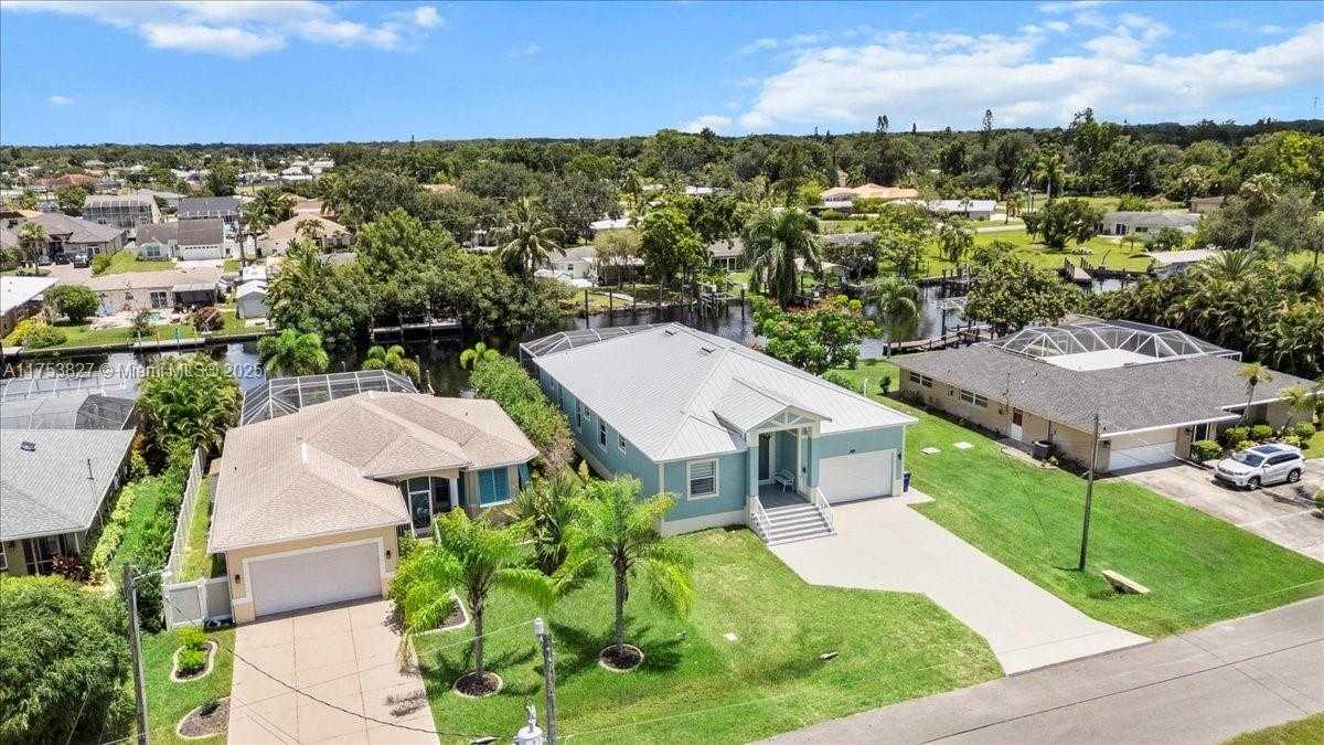 Small Image of 2144 BARBADO AVE, Fort Myers Number 44