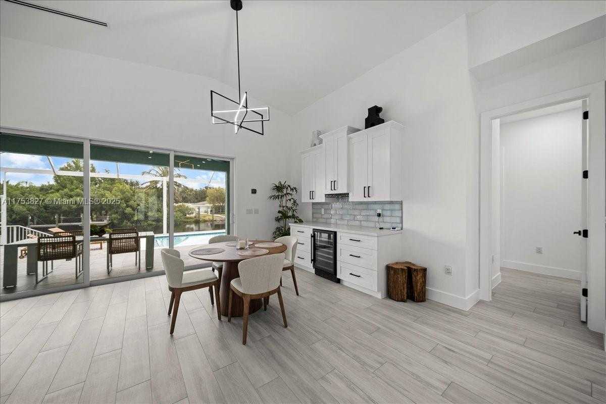 Small Image of 2144 BARBADO AVE, Fort Myers Number 8