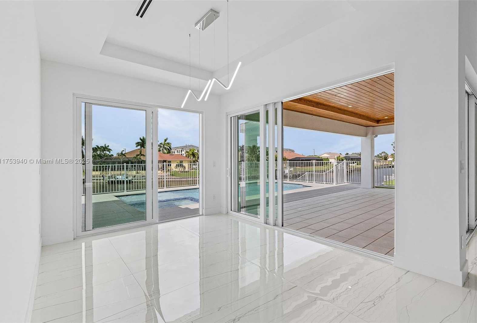 Small Image of 1713 SAVONA PKWY W, Cape Coral Number 13