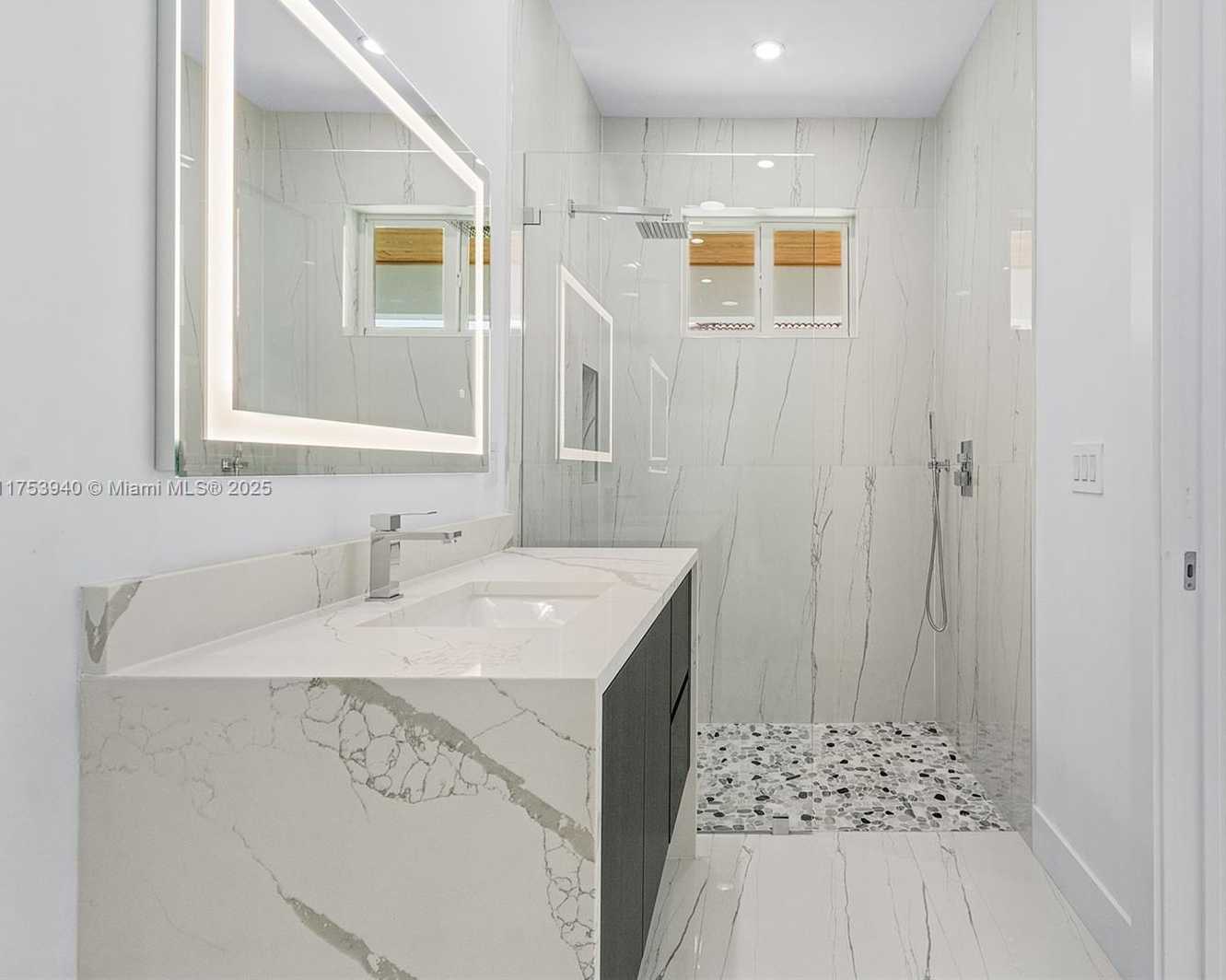 Small Image of 1713 SAVONA PKWY W, Cape Coral Number 19