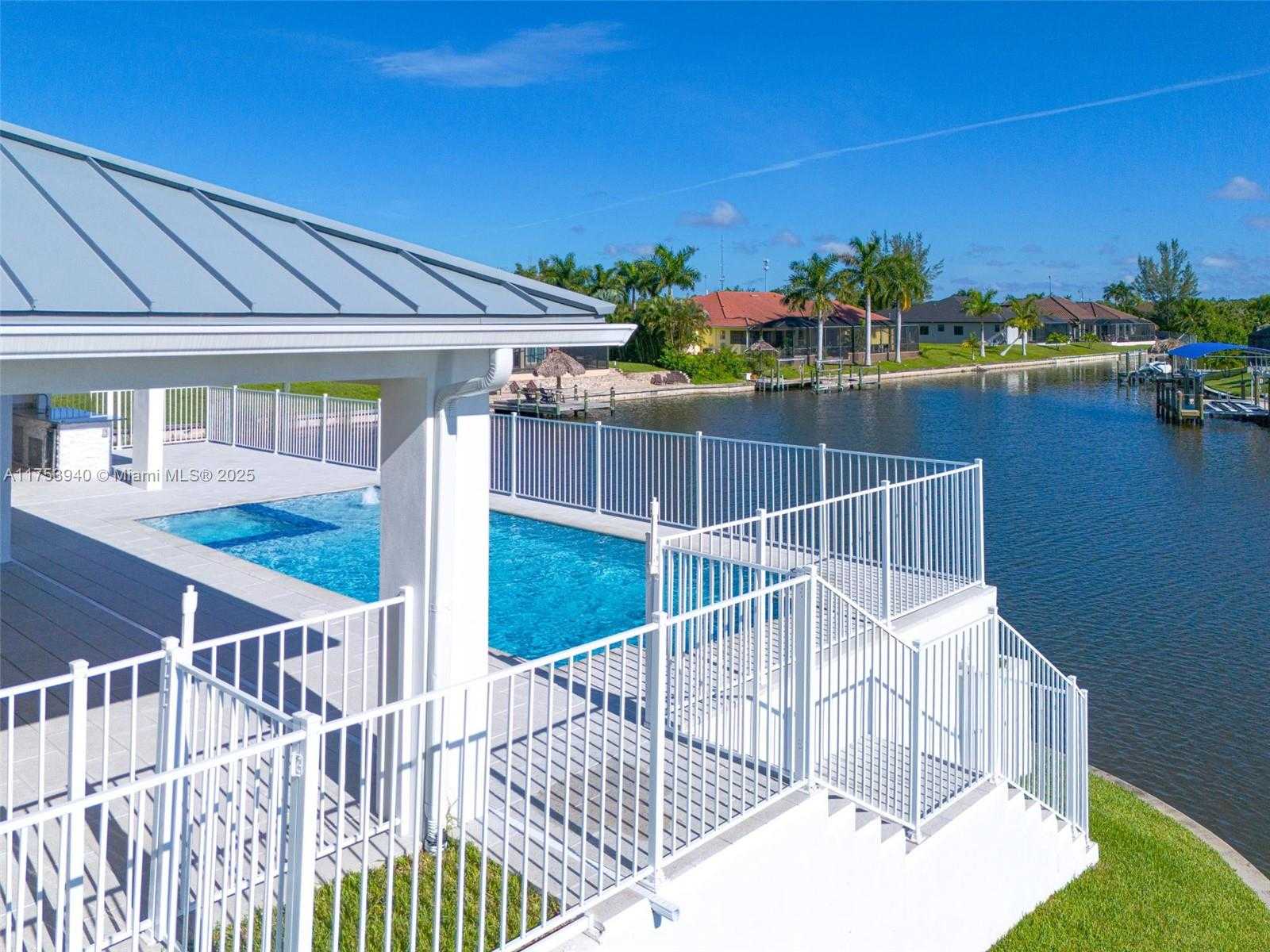 Small Image of 1713 SAVONA PKWY W, Cape Coral Number 32