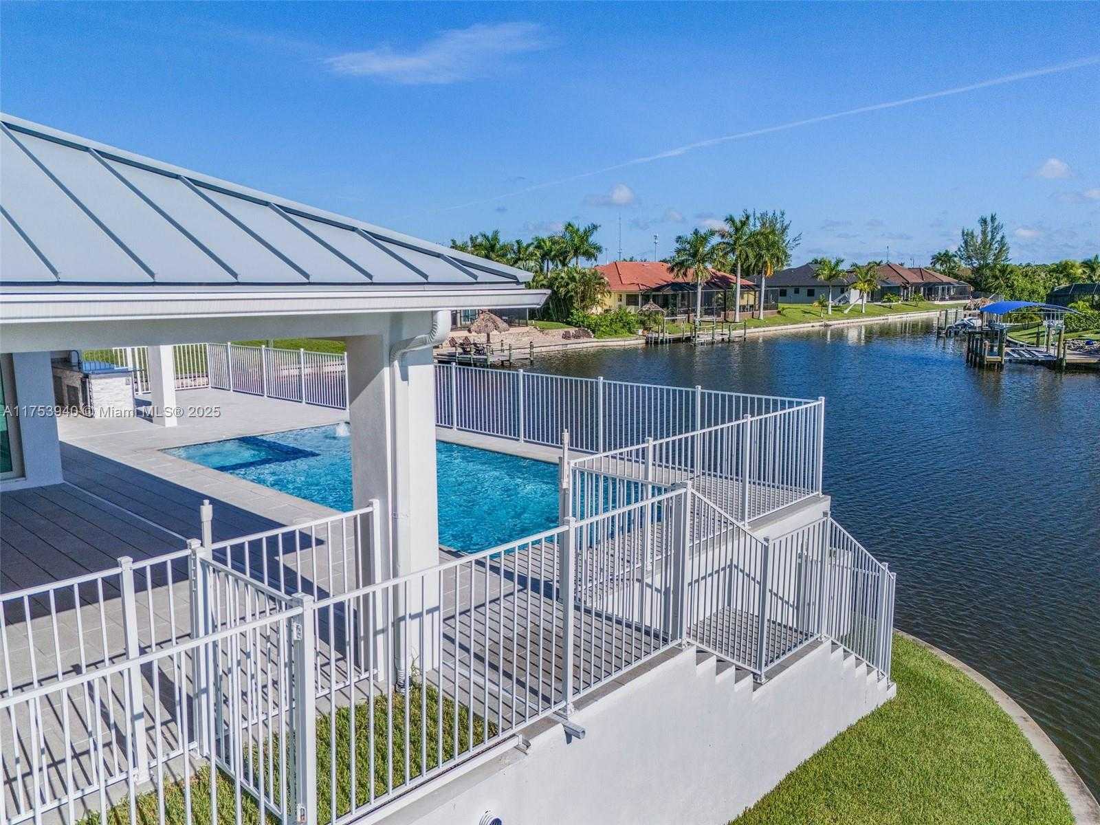 Small Image of 1713 SAVONA PKWY W, Cape Coral Number 37
