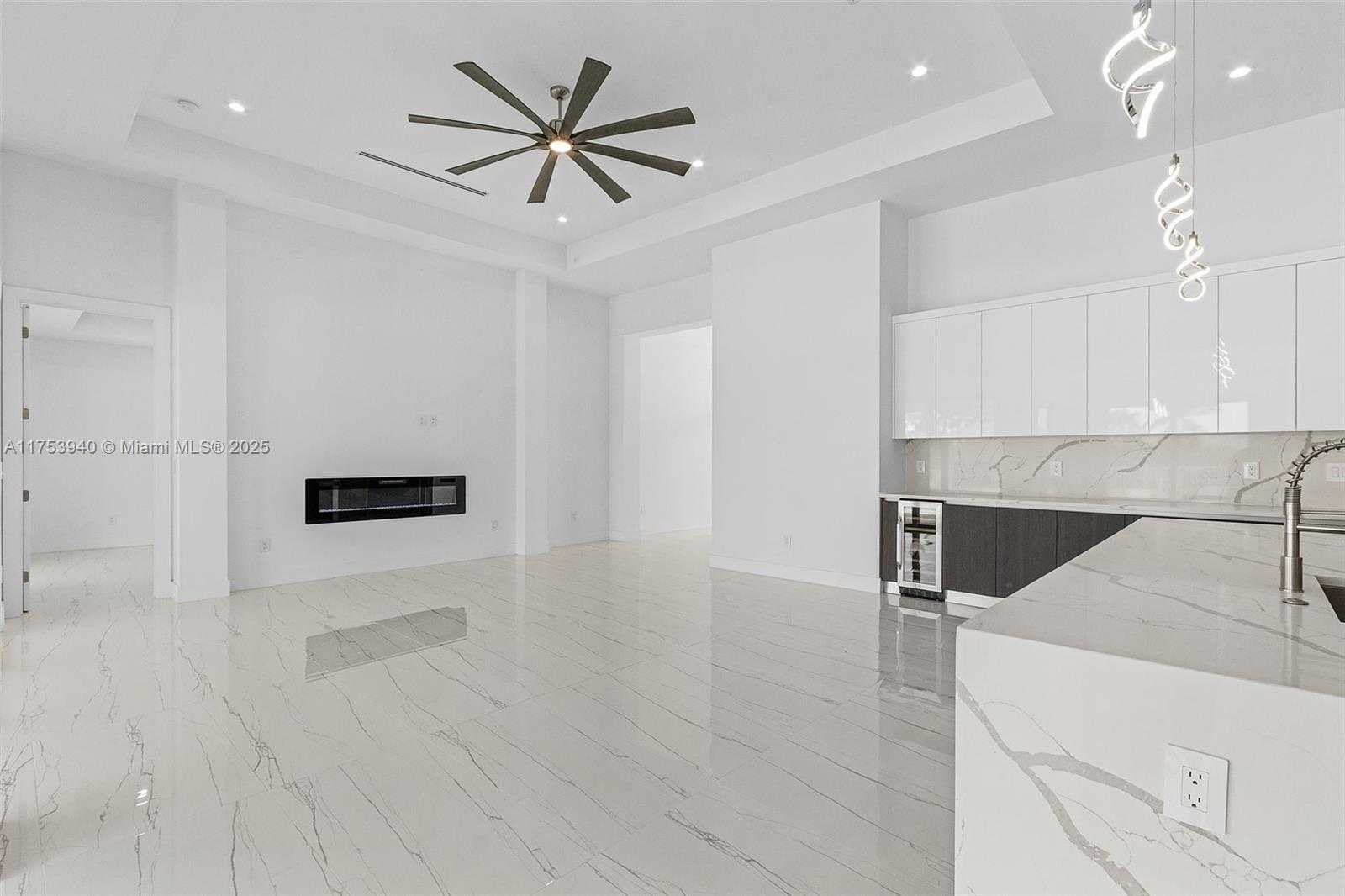 Small Image of 1713 SAVONA PKWY W, Cape Coral Number 6