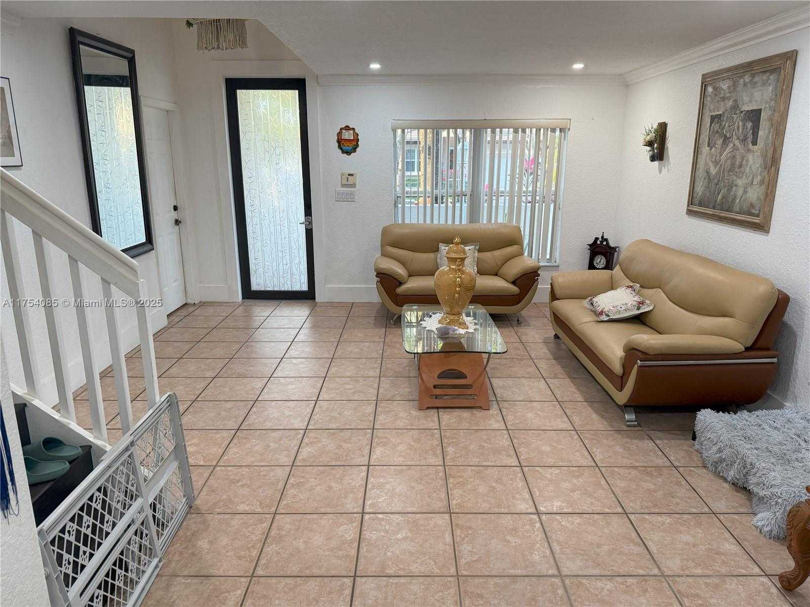 Small Image of 16618 SOUTH WEST 68TH TER, Miami Number 10