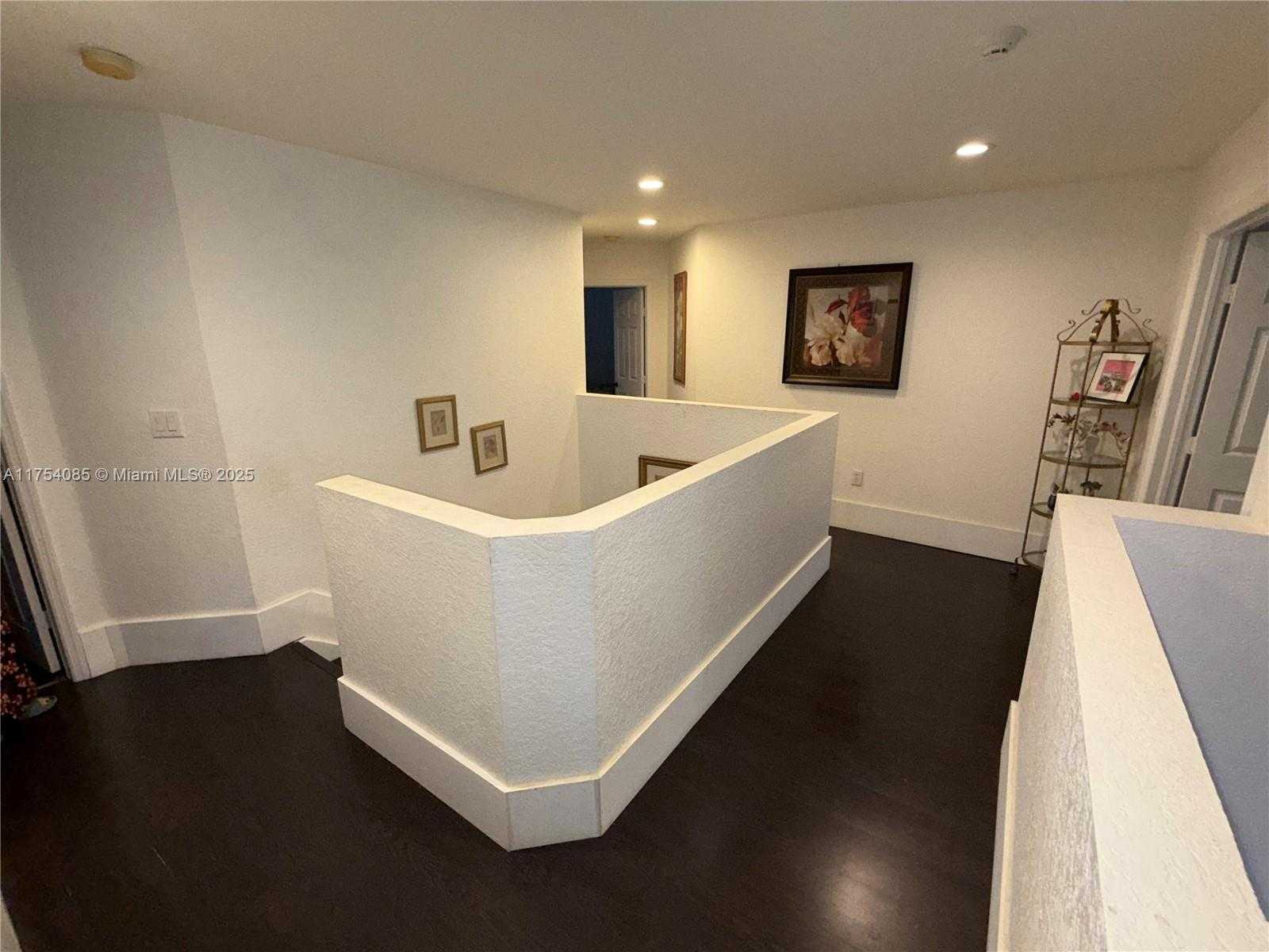Small Image of 16618 SOUTH WEST 68TH TER, Miami Number 14
