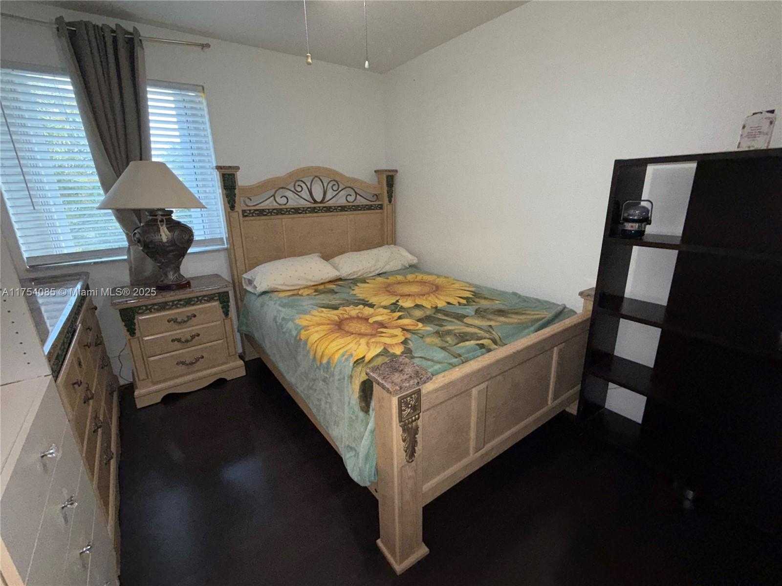 Small Image of 16618 SOUTH WEST 68TH TER, Miami Number 16