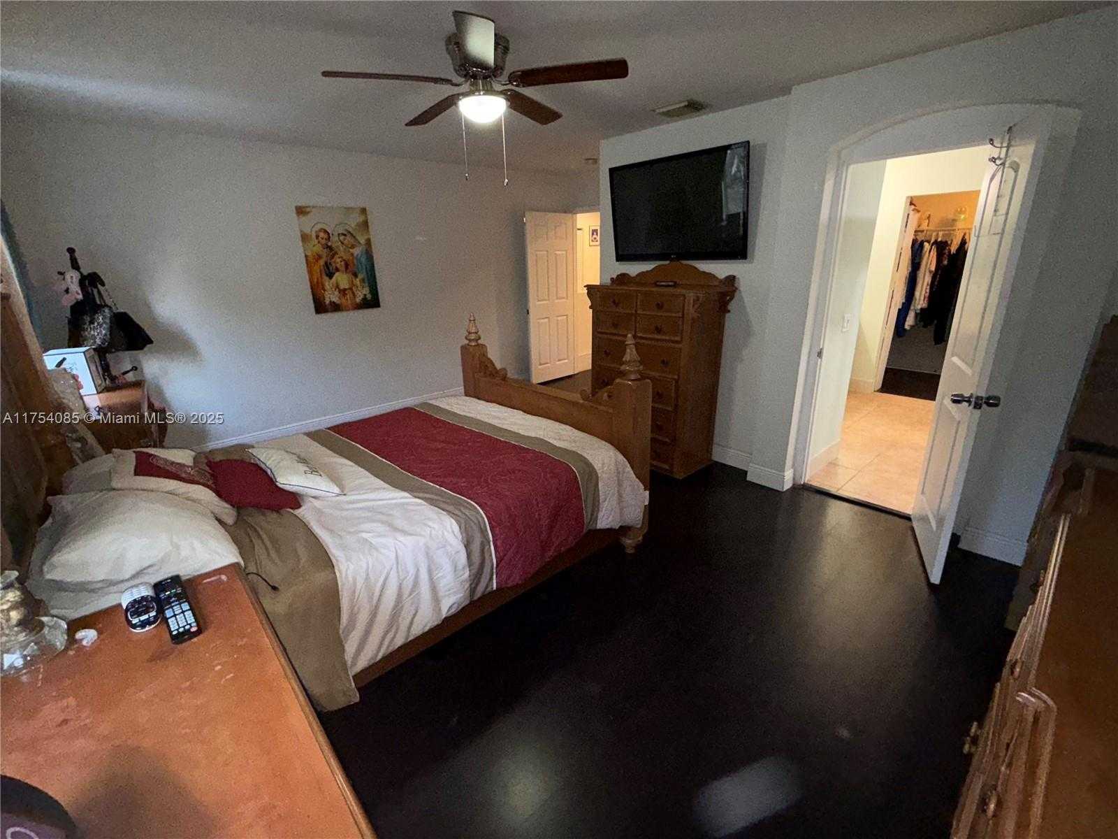 Small Image of 16618 SOUTH WEST 68TH TER, Miami Number 18