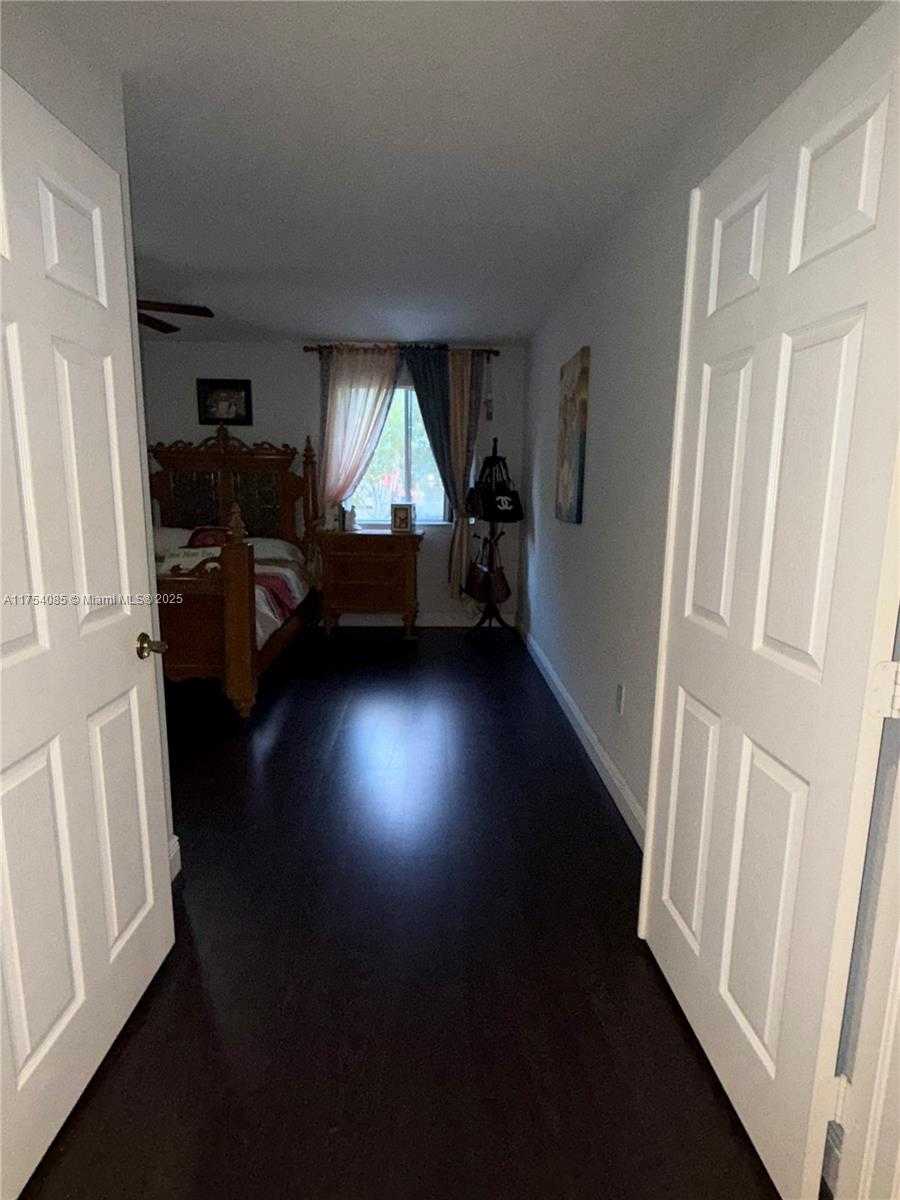 Small Image of 16618 SOUTH WEST 68TH TER, Miami Number 19