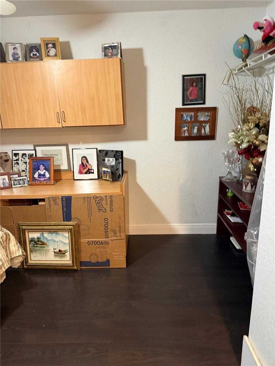 Small Image of 16618 SOUTH WEST 68TH TER, Miami Number 25