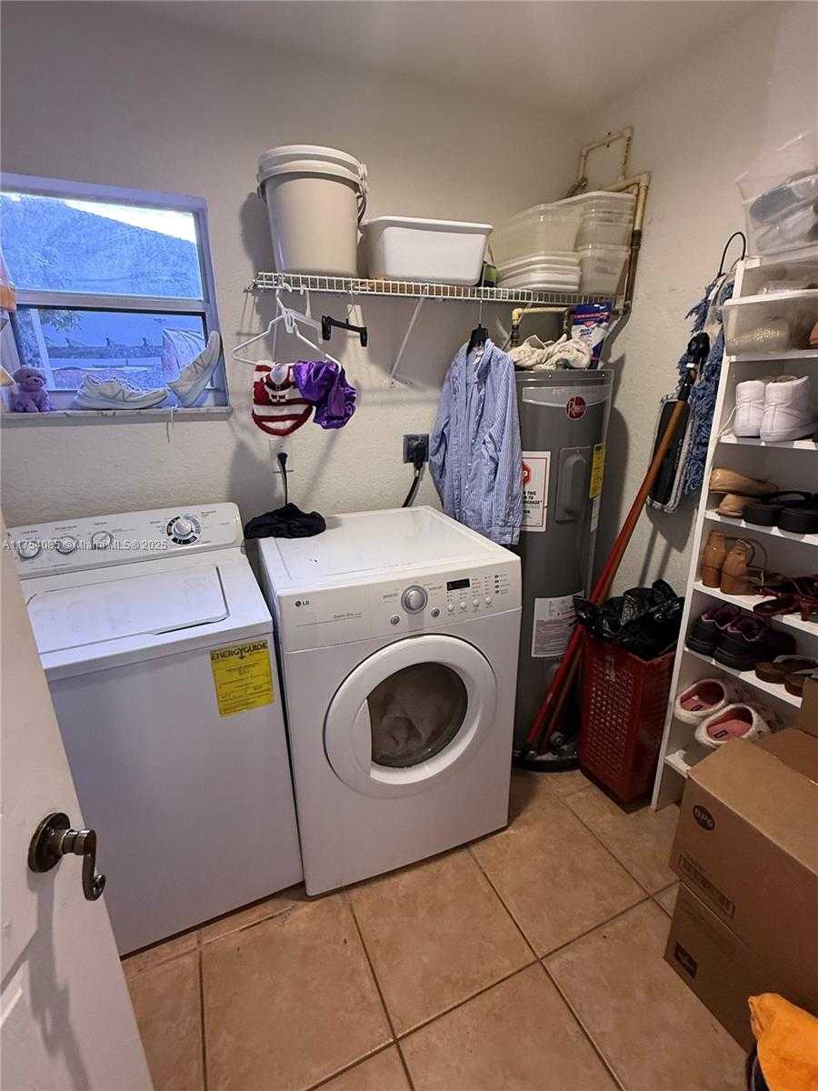 Small Image of 16618 SOUTH WEST 68TH TER, Miami Number 30