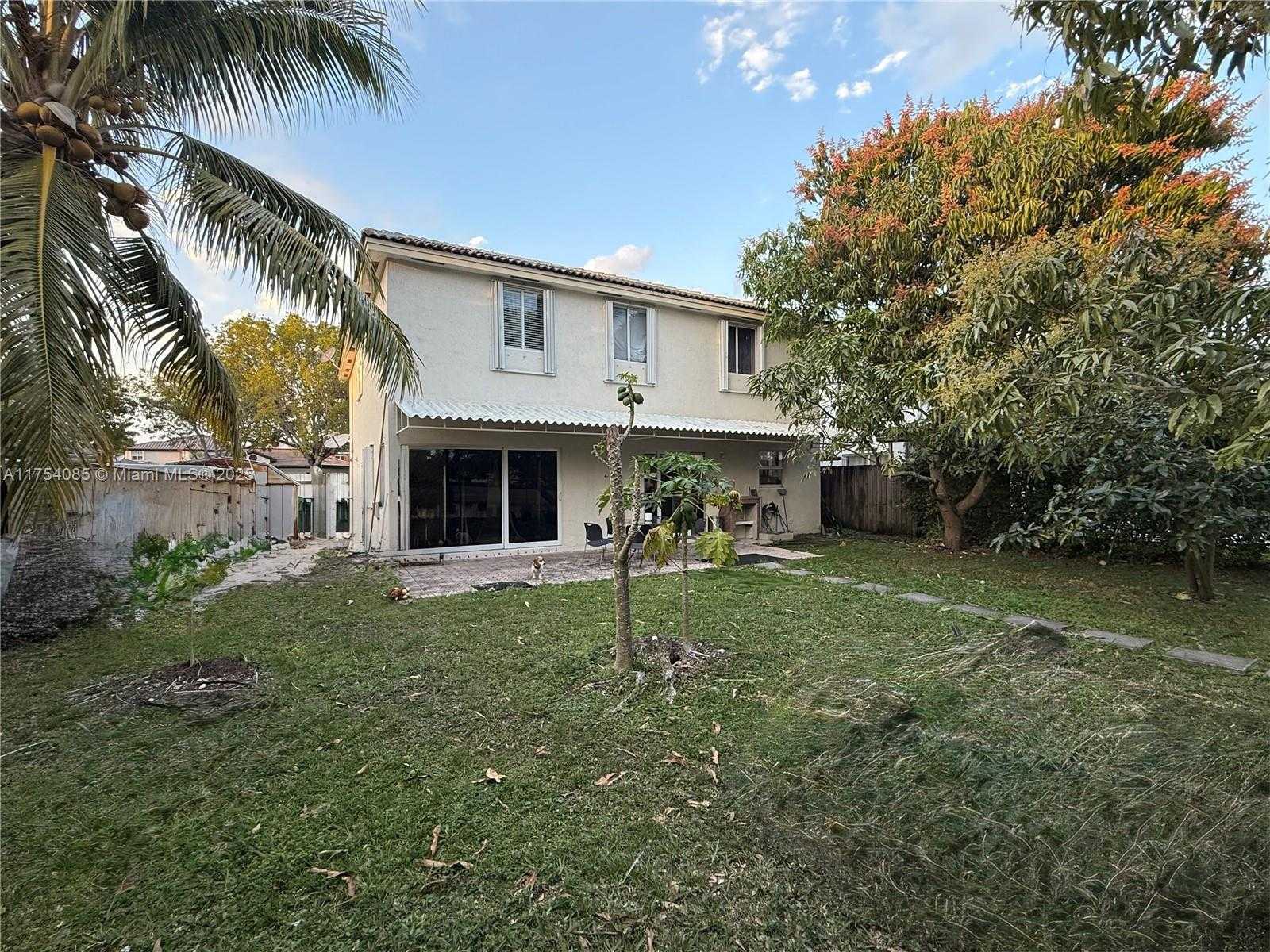 Small Image of 16618 SOUTH WEST 68TH TER, Miami Number 4