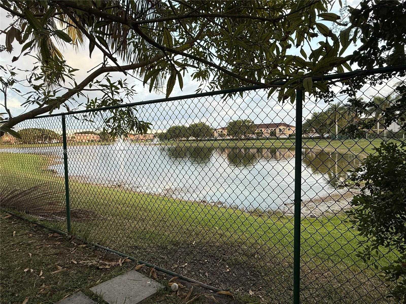Small Image of 16618 SOUTH WEST 68TH TER, Miami Number 6