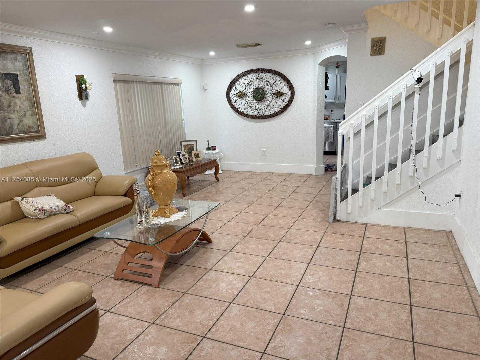 Small Image of 16618 SOUTH WEST 68TH TER, Miami Number 9