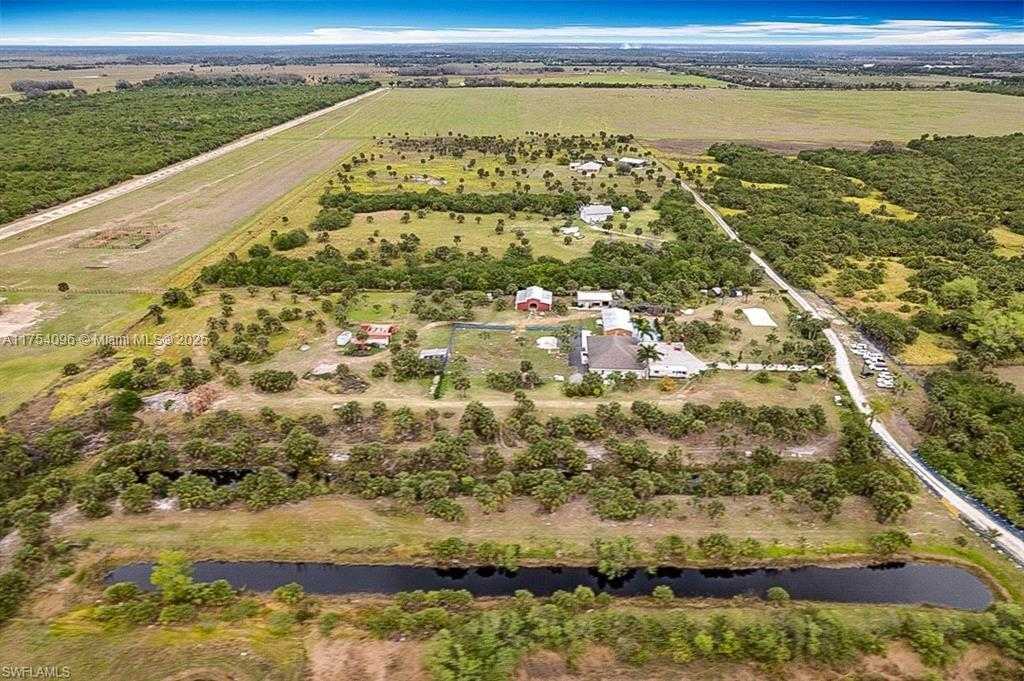 Small Image of 7684 COUNTY RD 78, La Belle Number 32
