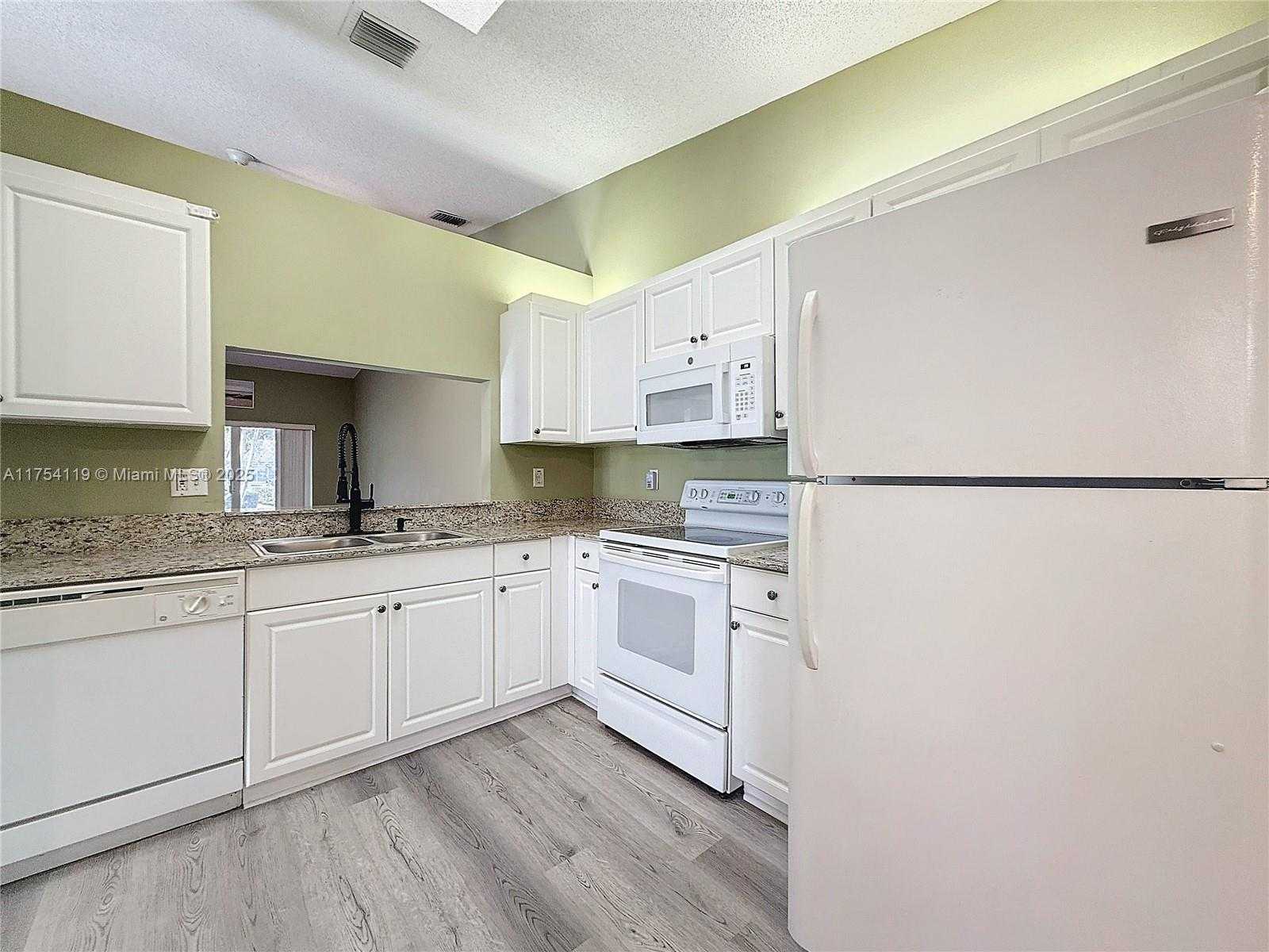 Small Image of 139 SAUSALITO DR, Boynton Beach Number 12