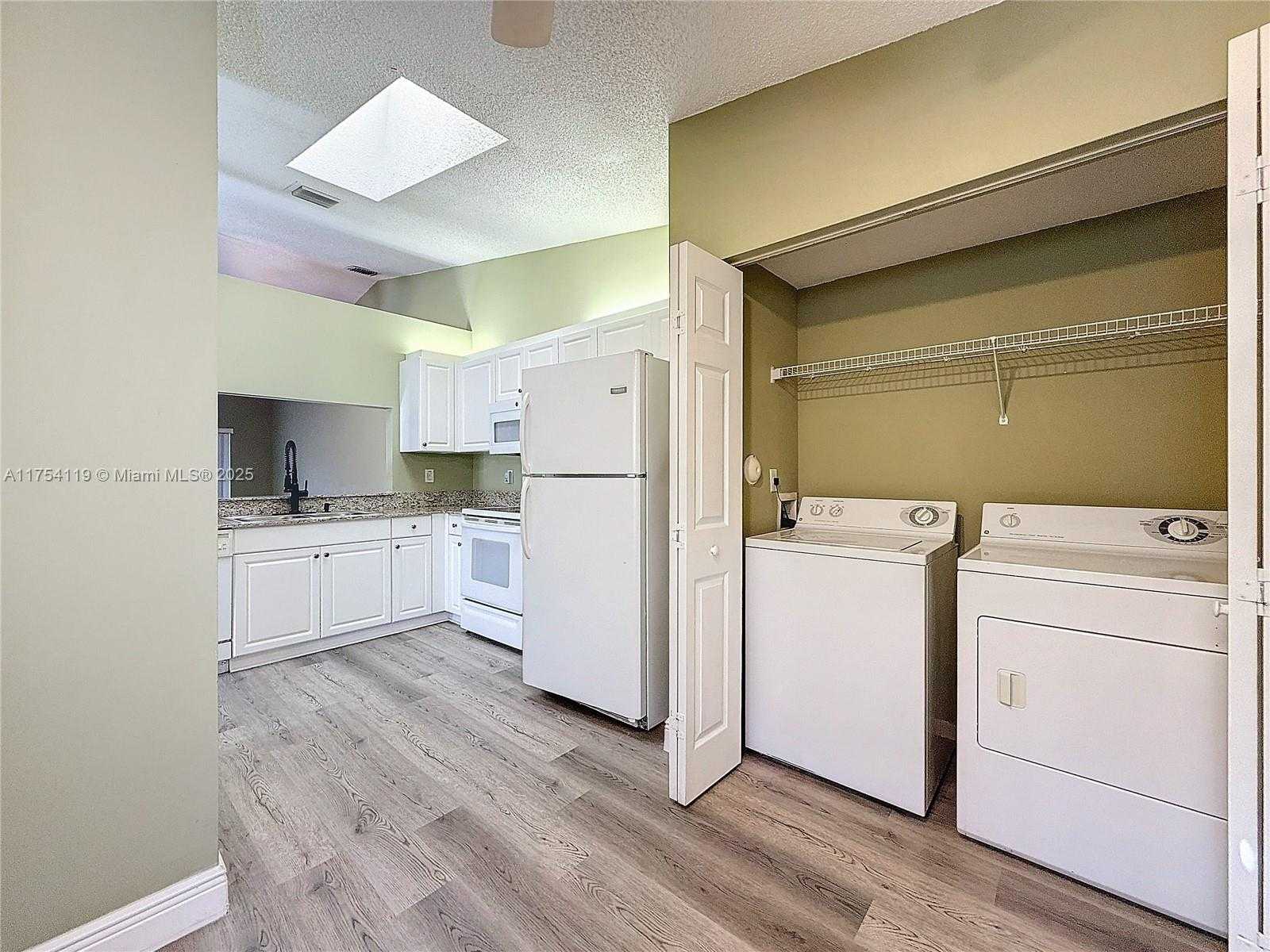 Small Image of 139 SAUSALITO DR, Boynton Beach Number 13