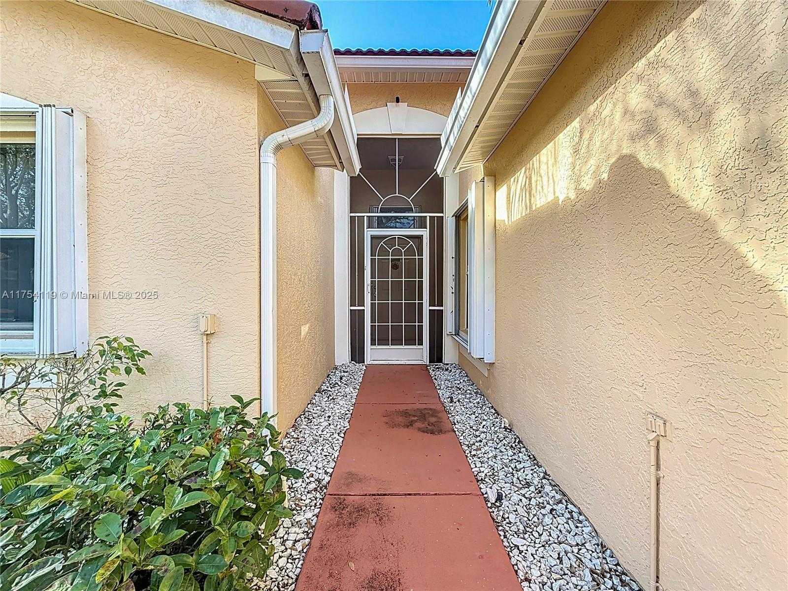 Small Image of 139 SAUSALITO DR, Boynton Beach Number 3