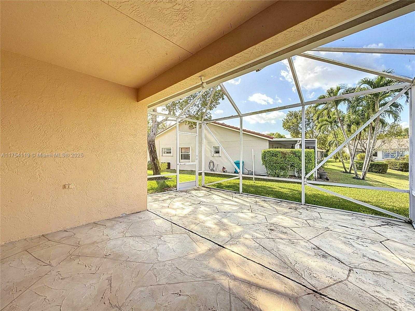 Small Image of 139 SAUSALITO DR, Boynton Beach Number 32