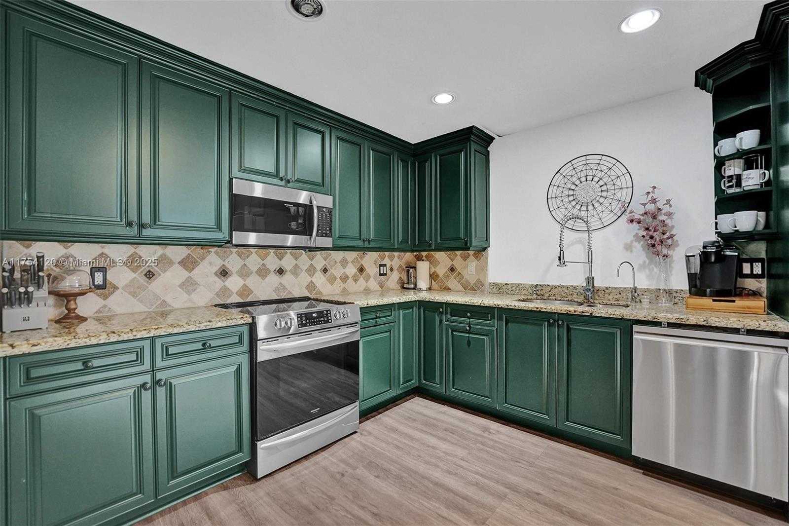 Small Image of 2661 NORTH EAST 22ND CT, Pompano Beach Number 16