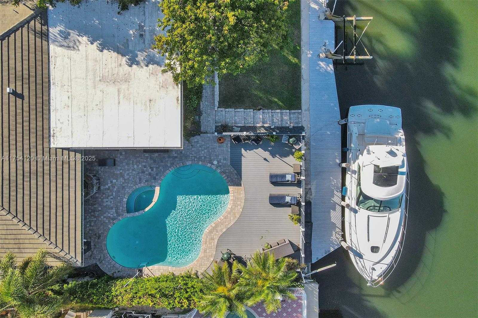 Small Image of 2661 NORTH EAST 22ND CT, Pompano Beach Number 3