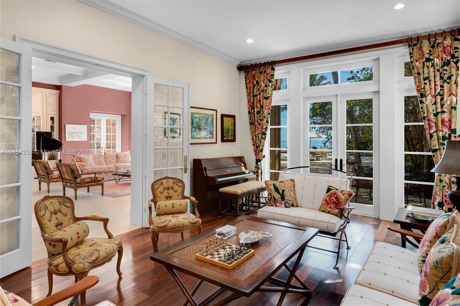 Small Image of 1091 HILLSBORO MILE, Hillsboro Beach Number 12