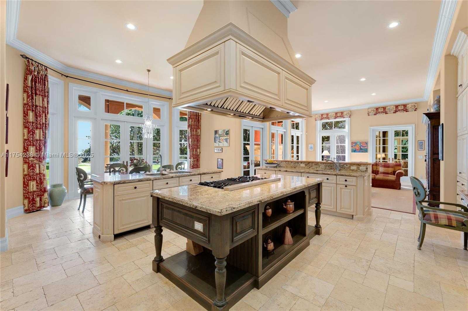 Small Image of 1091 HILLSBORO MILE, Hillsboro Beach Number 19