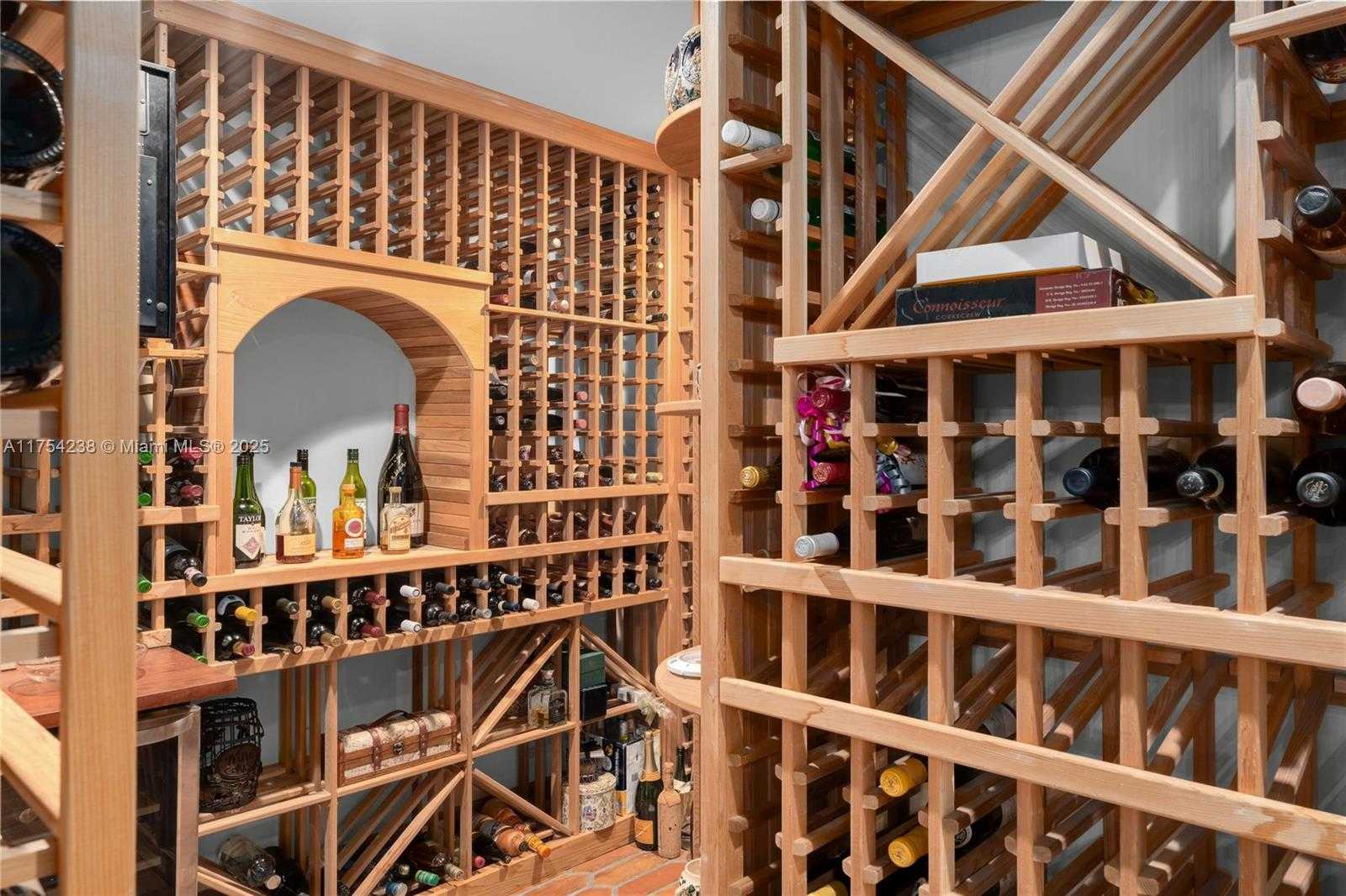 Small Image of 1091 HILLSBORO MILE, Hillsboro Beach Number 23