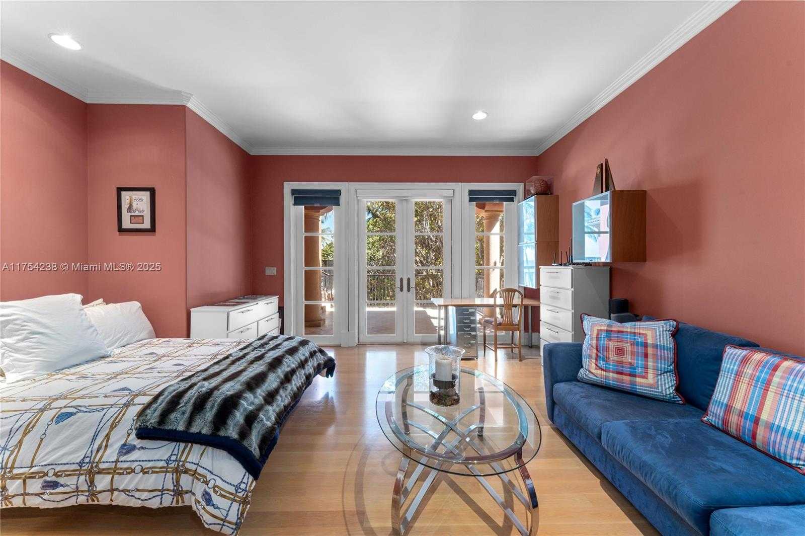 Small Image of 1091 HILLSBORO MILE, Hillsboro Beach Number 37