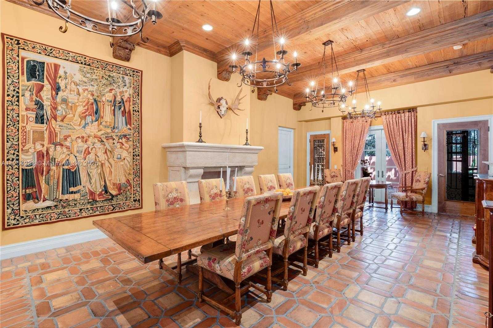 Small Image of 1091 HILLSBORO MILE, Hillsboro Beach Number 9