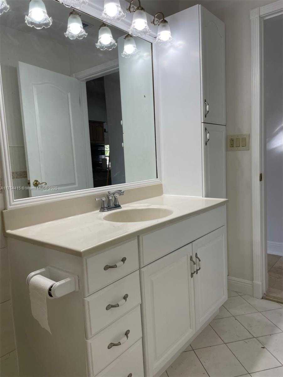 Small Image of 15030 SOUTH WEST 89TH AVE, Palmetto Bay Number 21