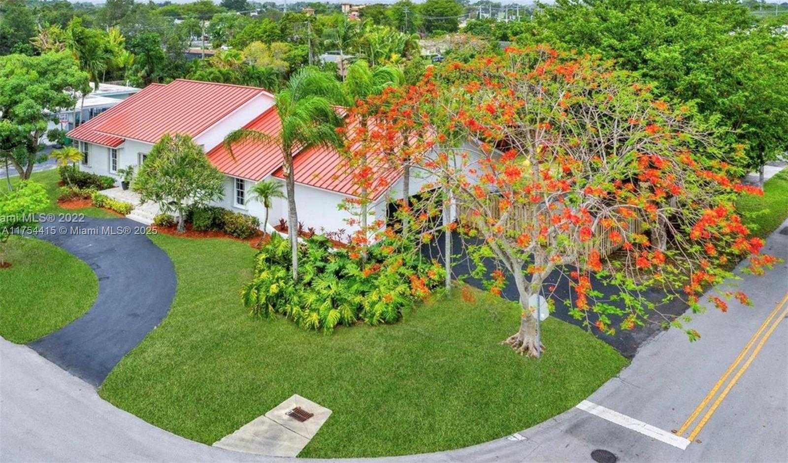Small Image of 15030 SOUTH WEST 89TH AVE, Palmetto Bay Number 23