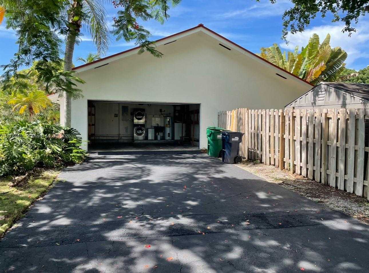 Small Image of 15030 SOUTH WEST 89TH AVE, Palmetto Bay Number 24