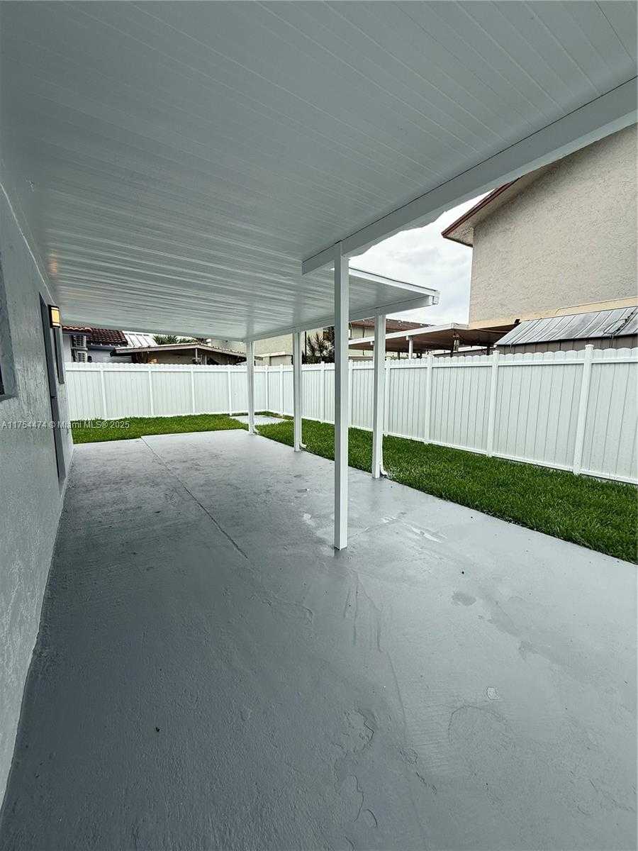 Small Image of 961 WEST 39TH PL, Hialeah Number 18