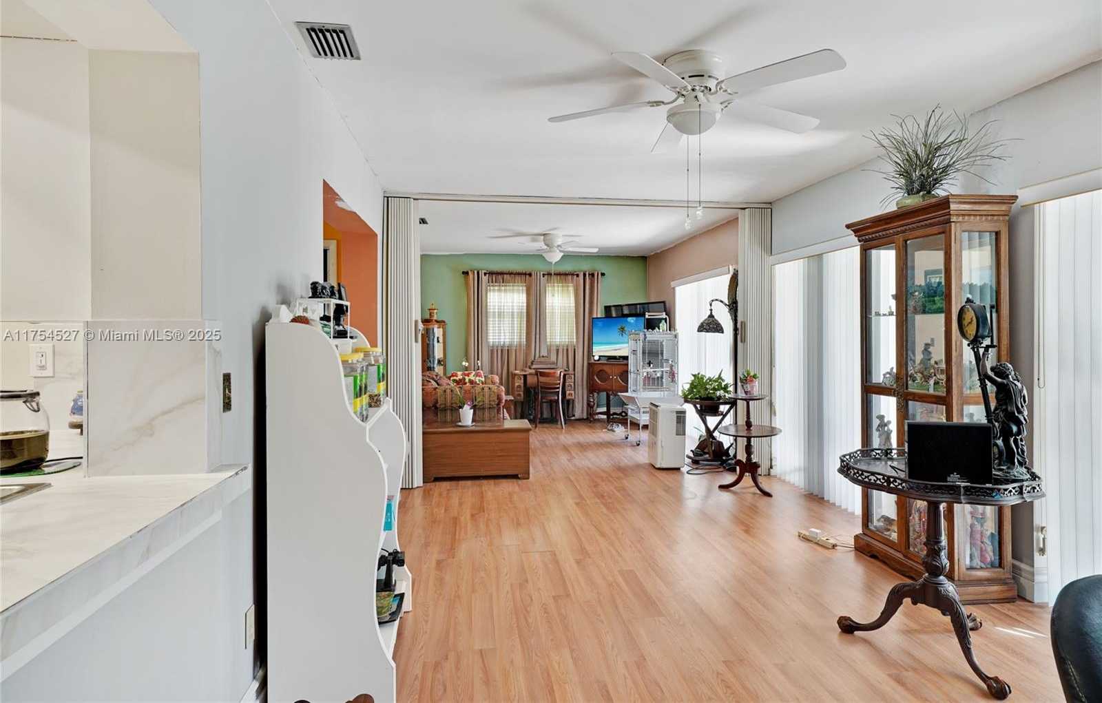 Small Image of 9400 NORTH WEST 70TH ST, Tamarac Number 16