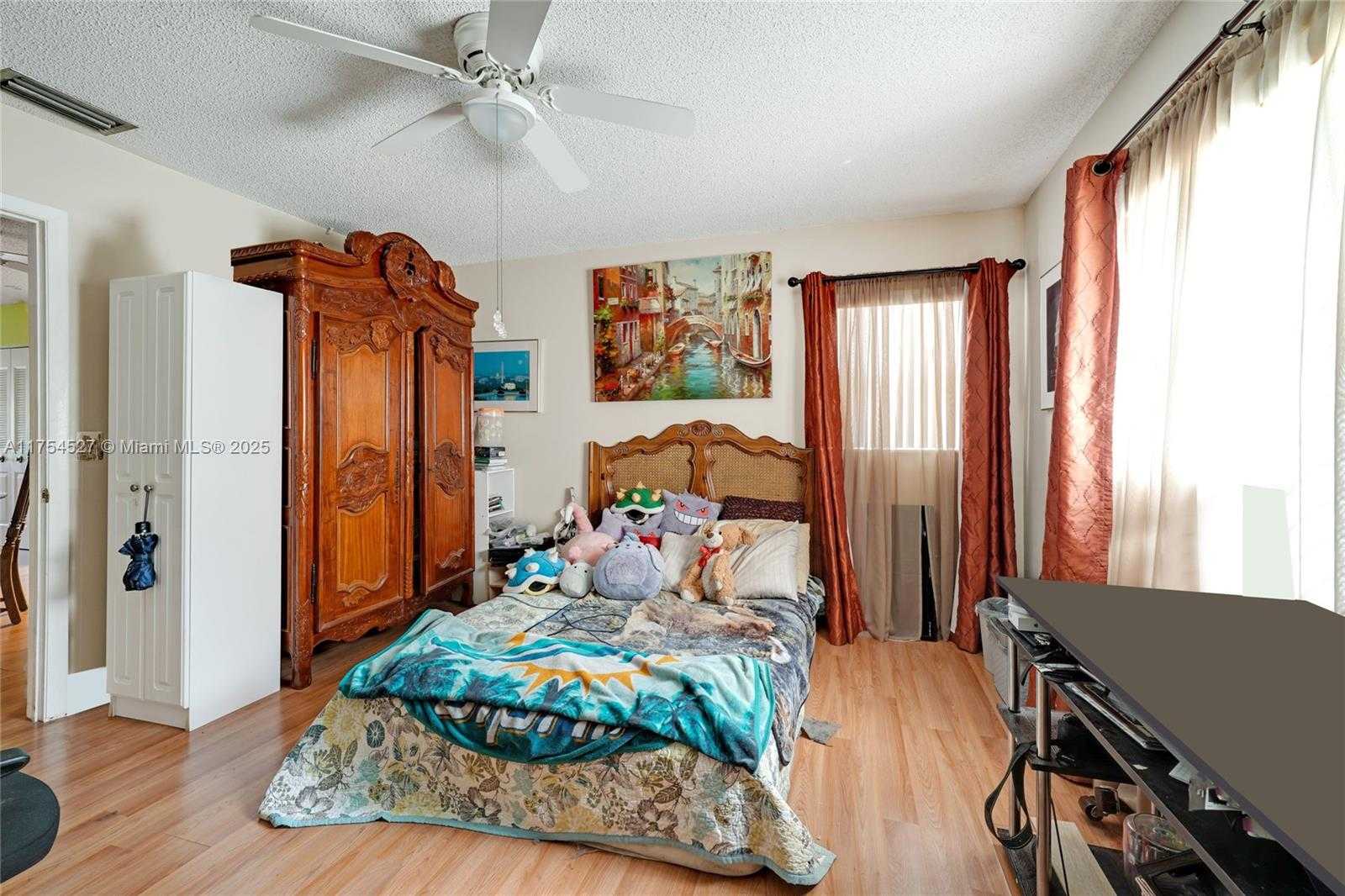 Small Image of 9400 NORTH WEST 70TH ST, Tamarac Number 22