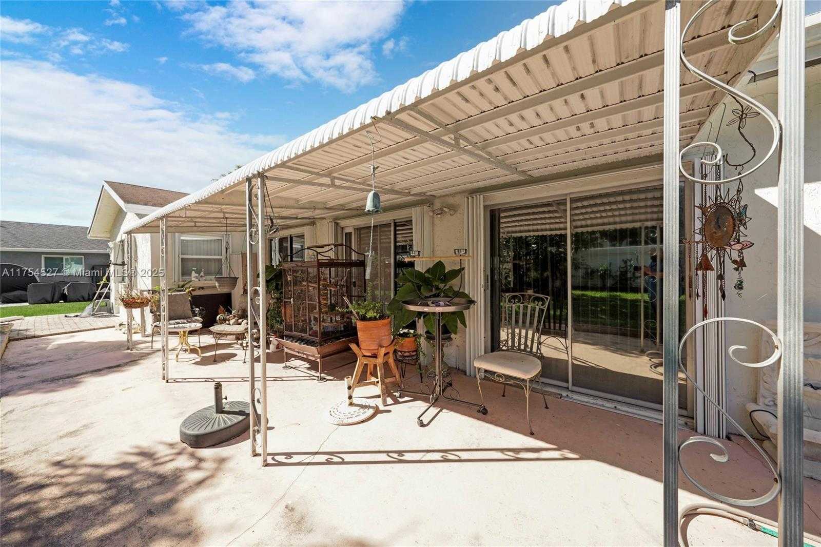 Small Image of 9400 NORTH WEST 70TH ST, Tamarac Number 26