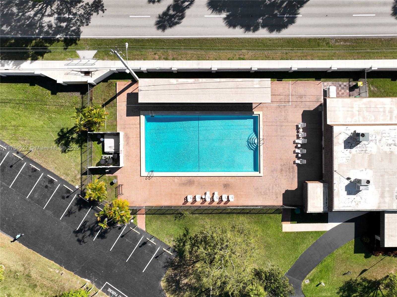 Small Image of 9400 NORTH WEST 70TH ST, Tamarac Number 3