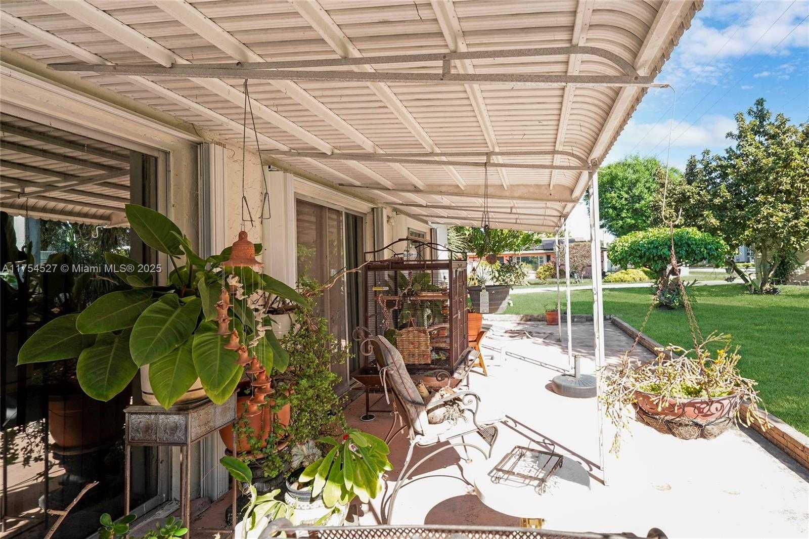 Small Image of 9400 NORTH WEST 70TH ST, Tamarac Number 31