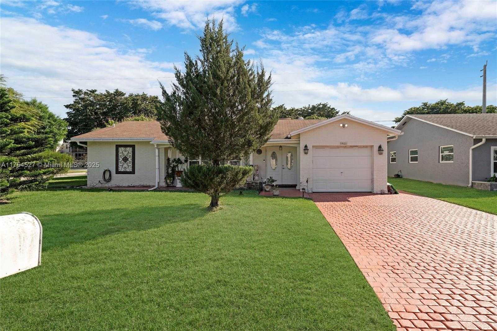 Small Image of 9400 NORTH WEST 70TH ST, Tamarac Number 34