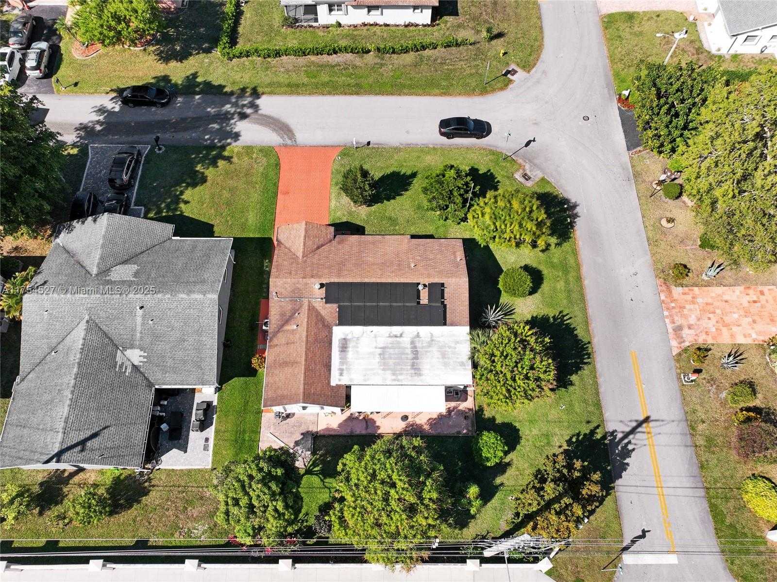 Small Image of 9400 NORTH WEST 70TH ST, Tamarac Number 35